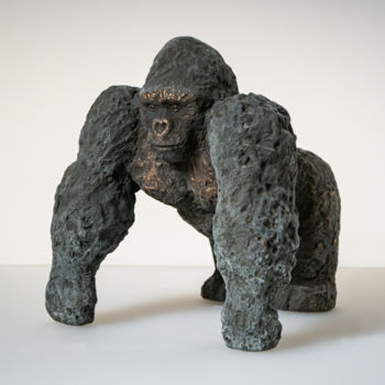 Escultura titulada "Горилла/Gorilla" por Aleksandr Perminov, Obra de arte original, Bronce