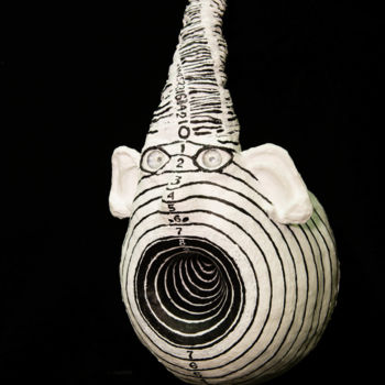 Скульптура под названием "Мишень потребления" - Александр Катеруша, Подлинное произведение искусства