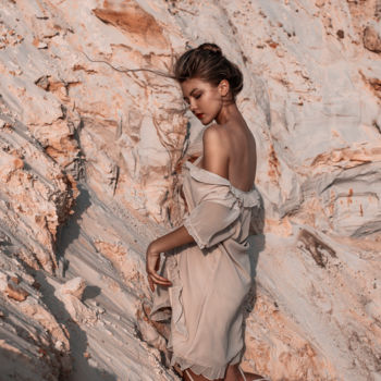 Fotografia zatytułowany „Desert girl” autorstwa Alex Grear, Oryginalna praca, Fotografia cyfrowa