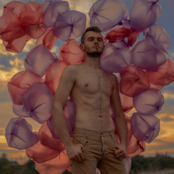 Photographie intitulée "Guy at sunset" par Alex Grear, Œuvre d'art originale, Photographie numérique