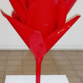 Sculpture titled "ESTA ROSA FUE TESTI…" by Ricardo Alipio Vargas Mantilla, Original Artwork, Metals