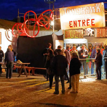 Installation intitulée "Décoration d'évenem…" par Maricela Lixa, Œuvre d'art originale