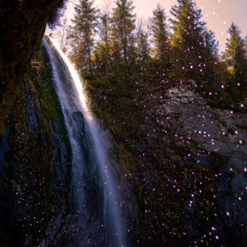 Fotografia intitolato "Waterfall." da Lucie Beaulaton (AloysiaVanTodd), Opera d'arte originale