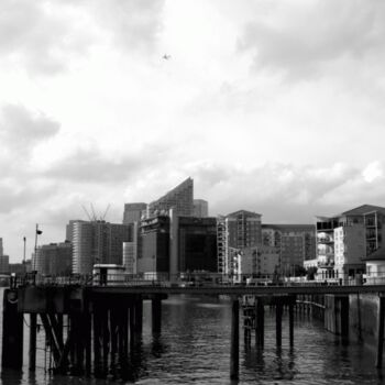 Photography titled "Canary Wharf on the…" by Alphonse Mpeke, Original Artwork