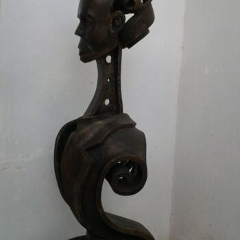 Скульптура под названием "El apostol" - Alvaro Hernadez Reyes, Подлинное произведение искусства, Дерево