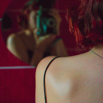 Фотография под названием "Red portrait" - Amelie Metzger, Подлинное произведение искусства, Цифровая фотография