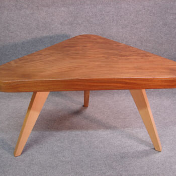 Design intitulée "Table Design en boi…" par Amir Dzafic, Œuvre d'art originale, Meuble