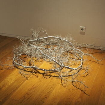 Escultura intitulada ""Tudo tem um tempo…" por Ana Lima-Netto, Obras de arte originais, Alumínio