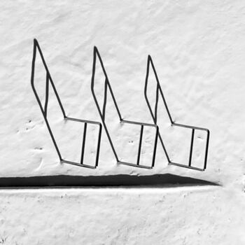 Fotografia intitolato "Winter chairs" da Anastasiia Lomaeva, Opera d'arte originale, Fotografia digitale