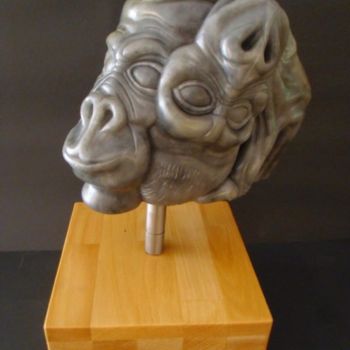 Sculpture titled "Gorillas im Nebel" by Andimar, Original Artwork