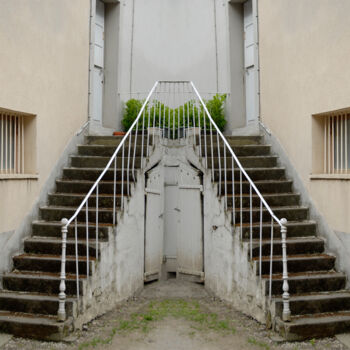 Photographie intitulée ""Escaliers et autre…" par André Boulze, Œuvre d'art originale