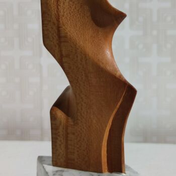 Sculpture titled "Fox" by Andrei Latyshev, Original Artwork, Wood