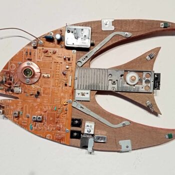 Escultura titulada "Fish TV Cyberpunk" por Andrey Mantula, Obra de arte original, Madera