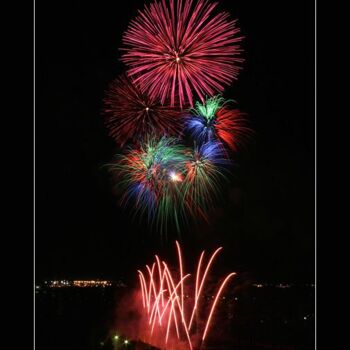 Photographie intitulée "Fireworks festival" par Anh-Tuan Le, Œuvre d'art originale