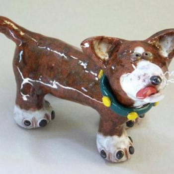 Rzeźba zatytułowany „Gunner Small Dog Sc…” autorstwa Suzanne Noll, Oryginalna praca, Ceramika