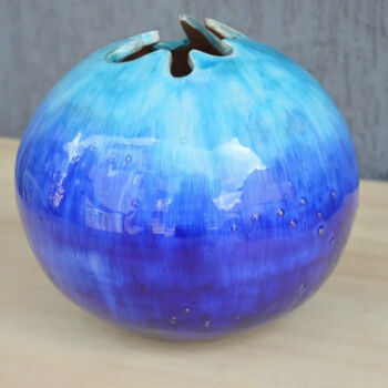 Sculpture titled "vaso-blu" by Anna Nuzzo, Original Artwork, Ceramics