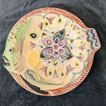 Sculpture intitulée "Assiette poisson en…" par Anne Cabon, Œuvre d'art originale, Céramique