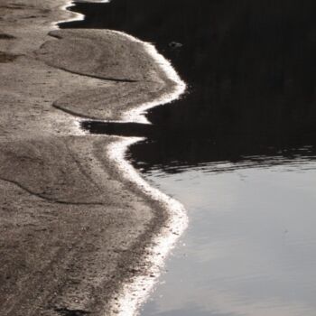 Photographie intitulée "noir rivage" par Anne Sarda, Œuvre d'art originale