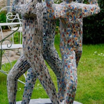 Sculpture titled "message de femmes" by Anne-Marie Saint-Arroman, Original Artwork, Mosaic