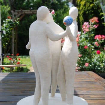 Skulptur mit dem Titel "L'orange bleue : "e…" von Anne-Marie Saint-Arroman, Original-Kunstwerk, Beton