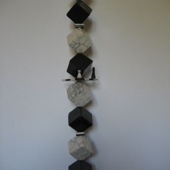 Sculpture intitulée "Totem échiquier" par Noush, Œuvre d'art originale