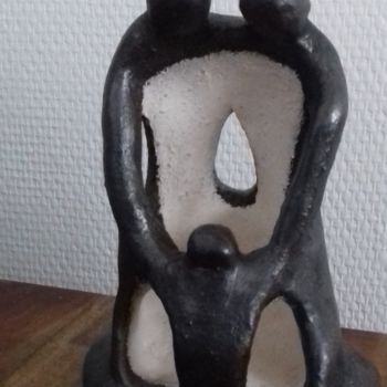 Escultura intitulada "poteriela-famille.j…" por Annie Majecki, Obras de arte originais