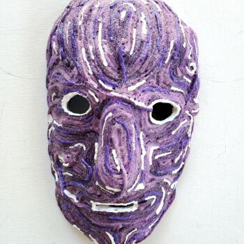 Skulptur mit dem Titel "Purple Yarn Mask by…" von Anthony Saldivar, Original-Kunstwerk, Schnur Kunst