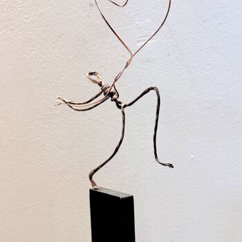 Sculpture intitulée "Au Coeur de l'Elan" par Antoinette Rozan, Œuvre d'art originale, Métaux