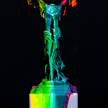 Skulptur mit dem Titel "Nike color dark" von Antoni Dragan, Original-Kunstwerk, Harz