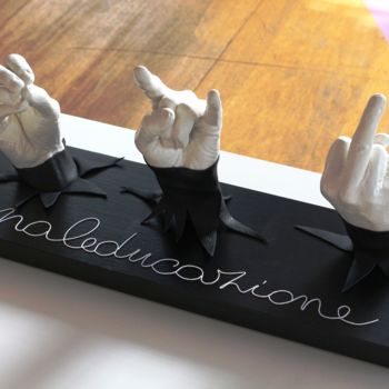 「MALEDUCAZIONE」というタイトルの彫刻 Antonio Fumagalliによって, オリジナルのアートワーク, その他
