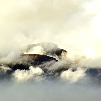 Photographie intitulée "pyrenees basques" par Aquartistiq, Œuvre d'art originale, Photographie numérique