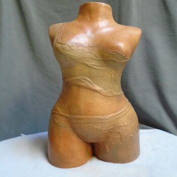 Sculptuur getiteld "Buste drapé terre c…" door Marie Ruiz, Origineel Kunstwerk, Keramiek