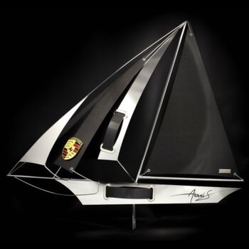 Scultura intitolato "Le Bateau Porsche C…" da Arcanis, Opera d'arte originale, Acciaio inossidabile Montato su Metallo