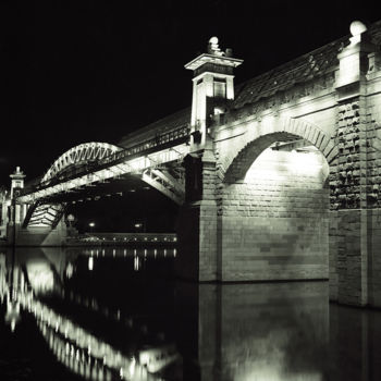 Φωτογραφία με τίτλο "Bridge, Night time.…" από Arkady Gude, Αυθεντικά έργα τέχνης