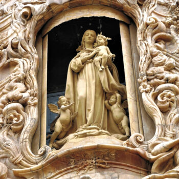 Fotografia intitolato "Bas relief holy wom…" da Armajay, Opera d'arte originale, Fotografia digitale