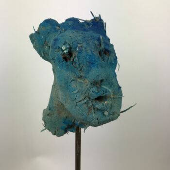 Scultura intitolato "Volto blu" da Armando D'Andrea, Opera d'arte originale, Argilla