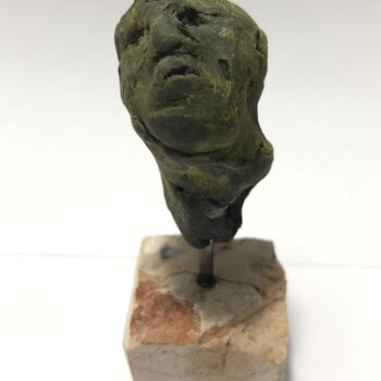 Sculpture titled "Volto8" by Armando D'Andrea, Original Artwork, Clay