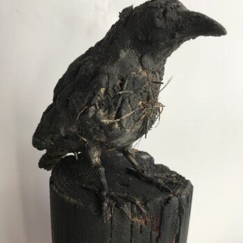 Sculpture titled "Il corvo della pace" by Armando D'Andrea, Original Artwork, Clay