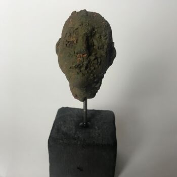 Sculpture titled "Volto 17" by Armando D'Andrea, Original Artwork, Clay