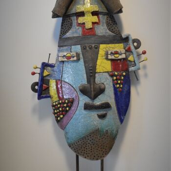 Sculpture intitulée "Masque Samouraï" par Armelle Colombier, Œuvre d'art originale, Céramique
