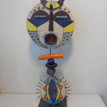 Scultura intitolato "totem bleu 1" da Armelle Colombier, Opera d'arte originale, Ceramica