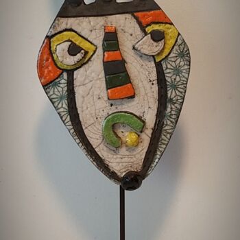 Γλυπτική με τίτλο "Petit masque trois…" από Armelle Colombier, Αυθεντικά έργα τέχνης, Κεραμικά