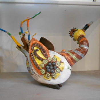 Скульптура под названием "l'oiseau grue" - Armelle Colombier, Подлинное произведение искусства, Керамика