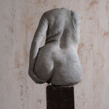 Sculptuur getiteld "Rest of the naiad" door Armen Manukyan-Burovtsov (Armmenart), Origineel Kunstwerk, Cement