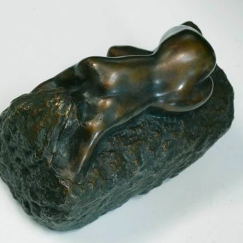 Скульптура под названием "Nu couché (Bronze)" - Christian Arnould, Подлинное произведение искусства, Бронза