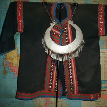 LAHU BLOUSE with traditional Collar