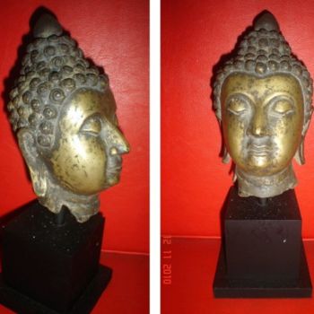 CHIANG-SAEN BUDDHA'S HEAD on wooden stand