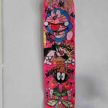 Скульптура под названием "Skateboards pink po…" - Art Hugo, Подлинное произведение искусства, Акрил