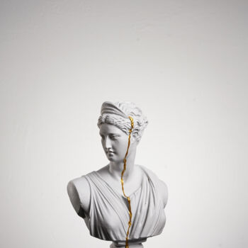 Sculpture titled "Golden Streak Artem…" by Dervis Yusuf Akdemir, Original Artwork, Resin