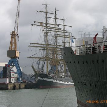 Photographie intitulée "Brest-fetes-maritim…" par Michel Stephan, Œuvre d'art originale